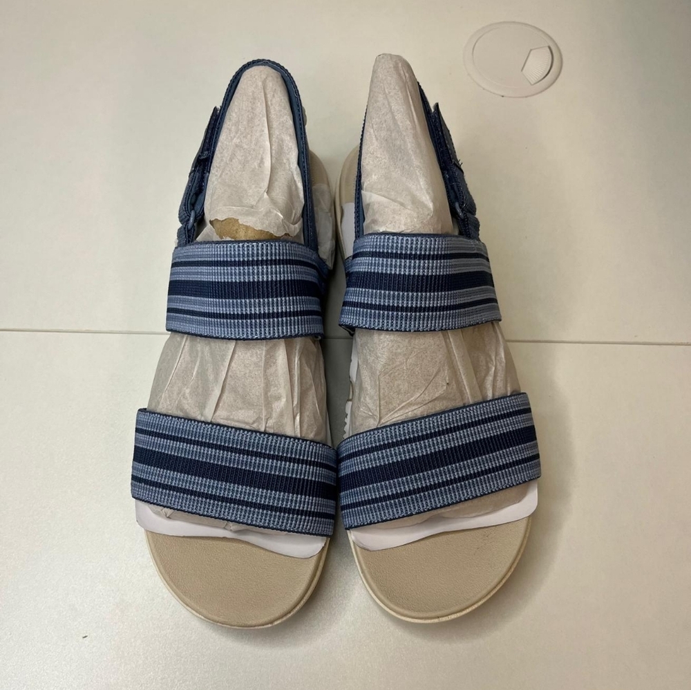 Easy Spirit Navy and White Striped Adjustable Women’s Sandals